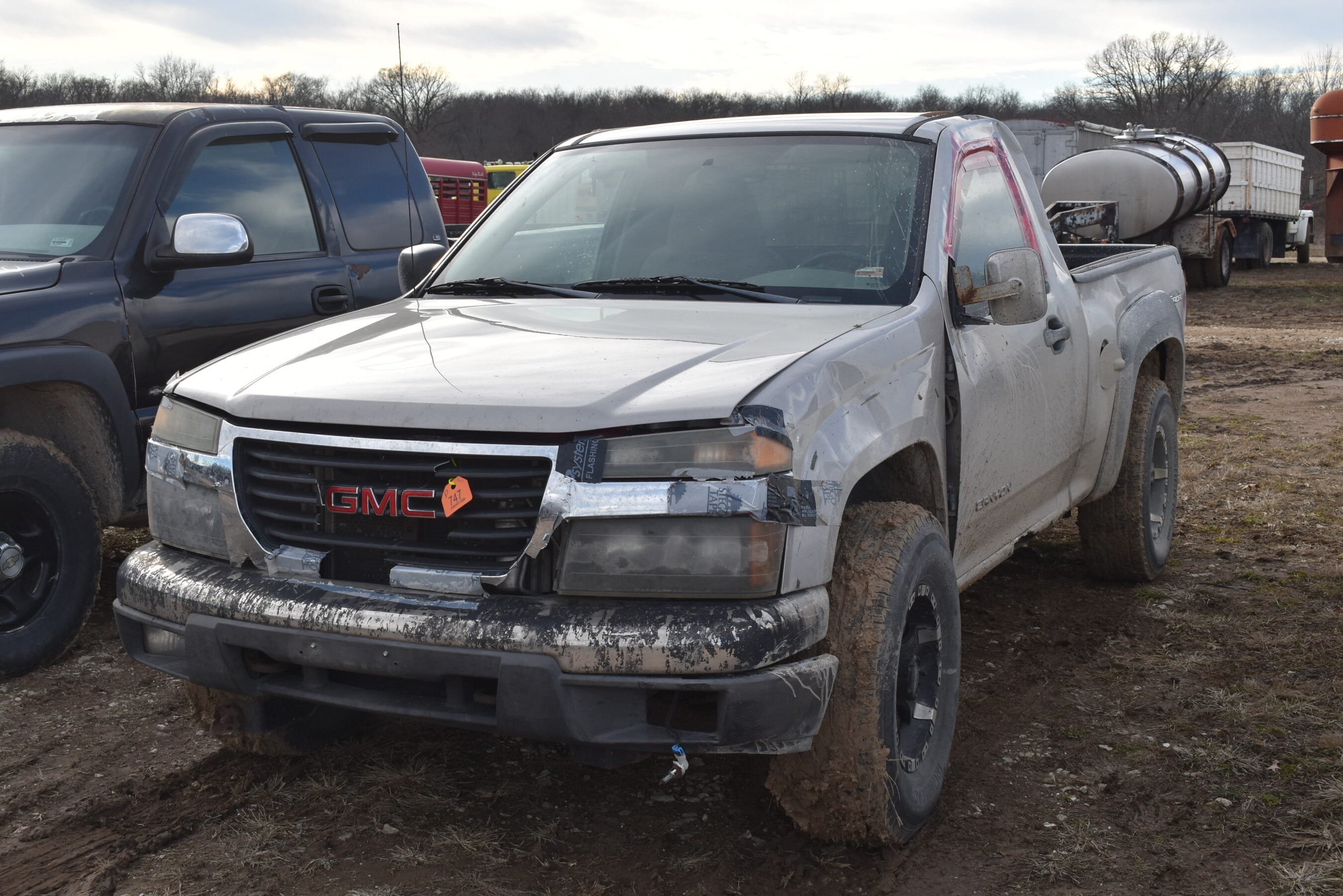 2004 GMC Canyon Equipment Image0