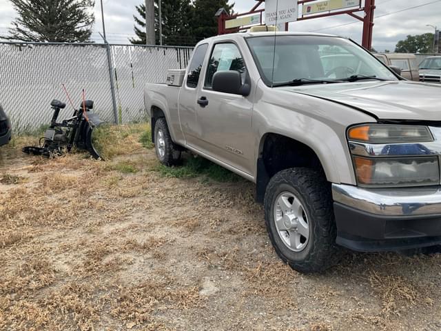 Image of GMC Canyon equipment image 3
