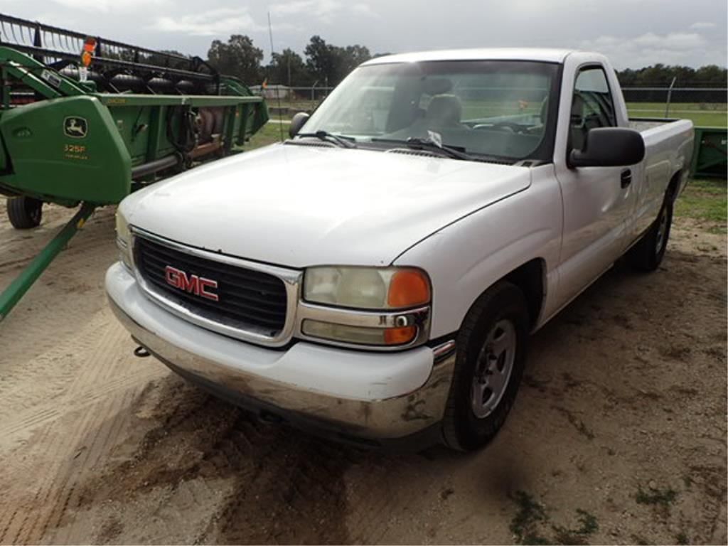 2004 GMC 1500 Equipment Image0