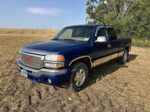 2004 GMC 1500 Image