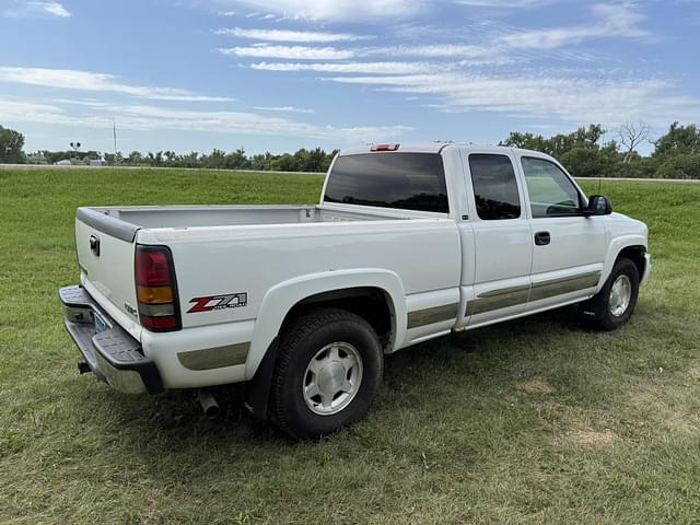 Image of GMC 1500 equipment image 2