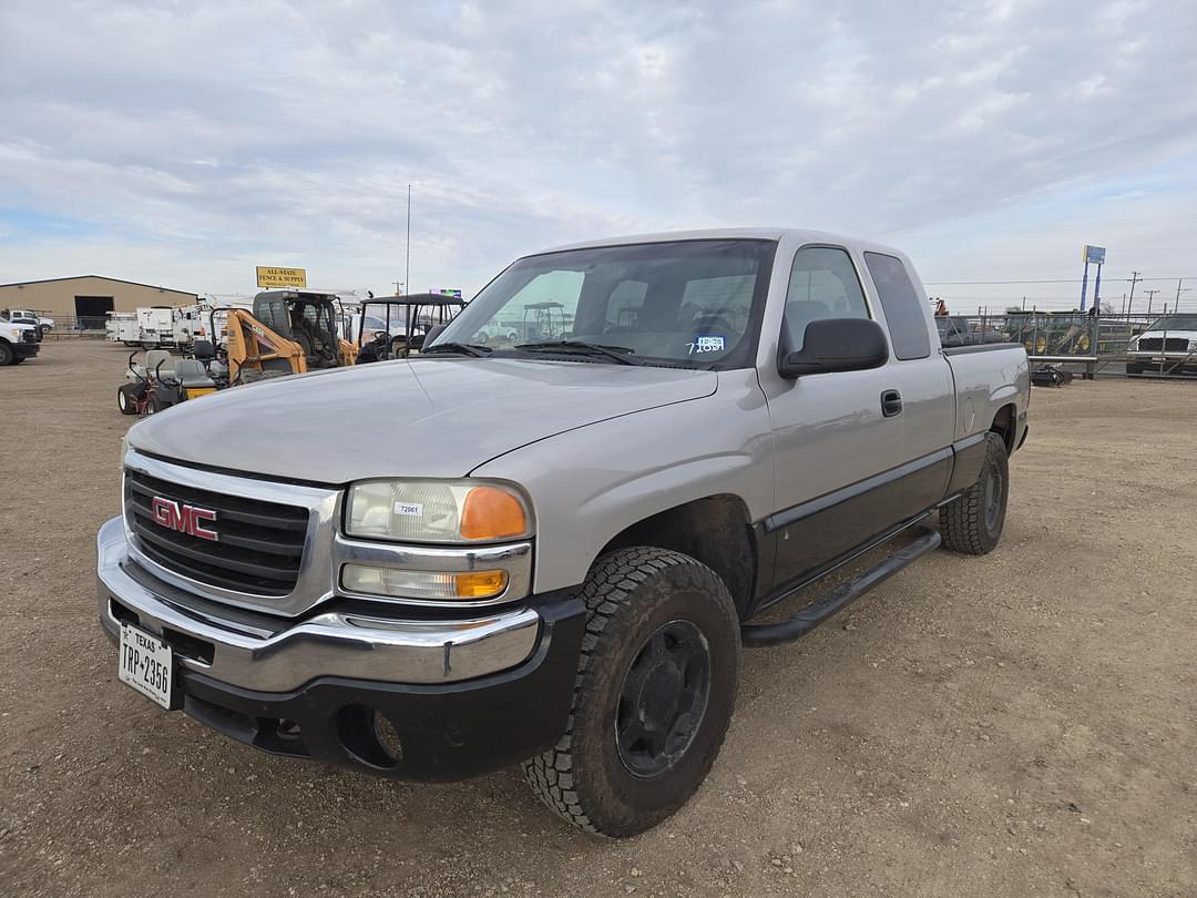 Image of GMC Sierra 1500 Primary image