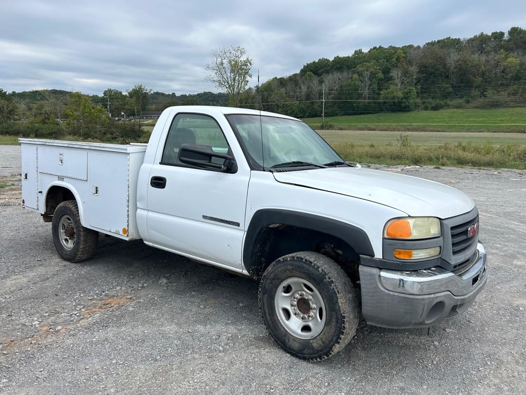 Image of GMC 2500HD Primary image