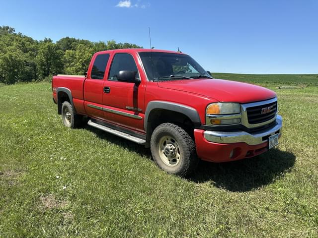Image of GMC 2500HD equipment image 1