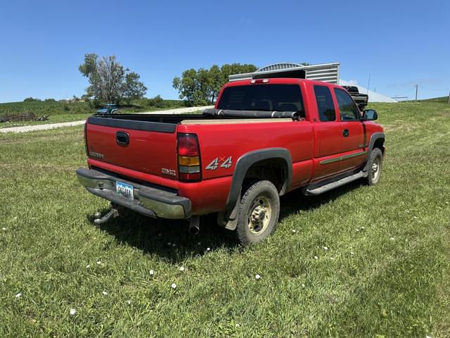 Image of GMC 2500HD equipment image 3