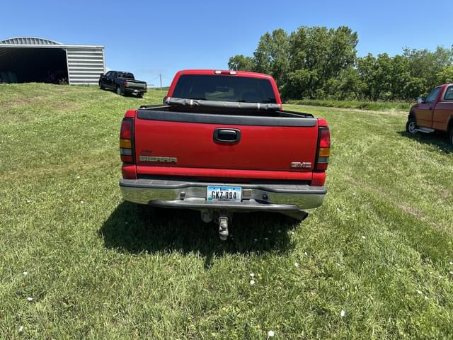 Image of GMC 2500HD equipment image 4