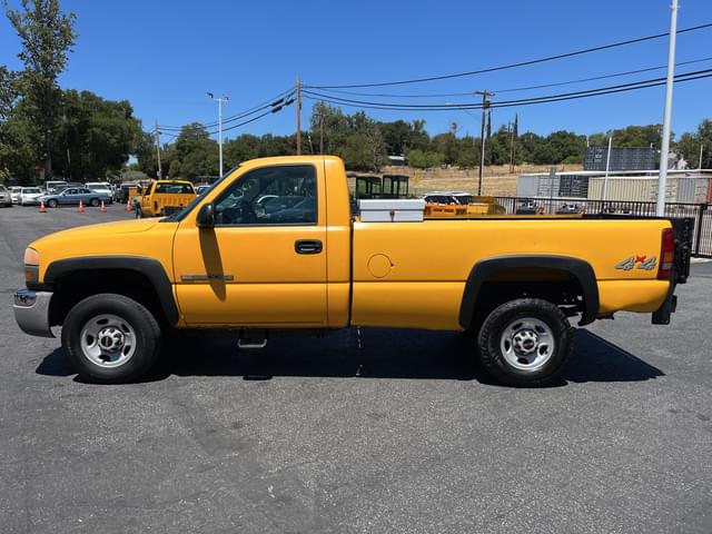 Image of GMC 2500HD equipment image 2