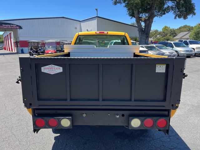 Image of GMC 2500HD equipment image 4