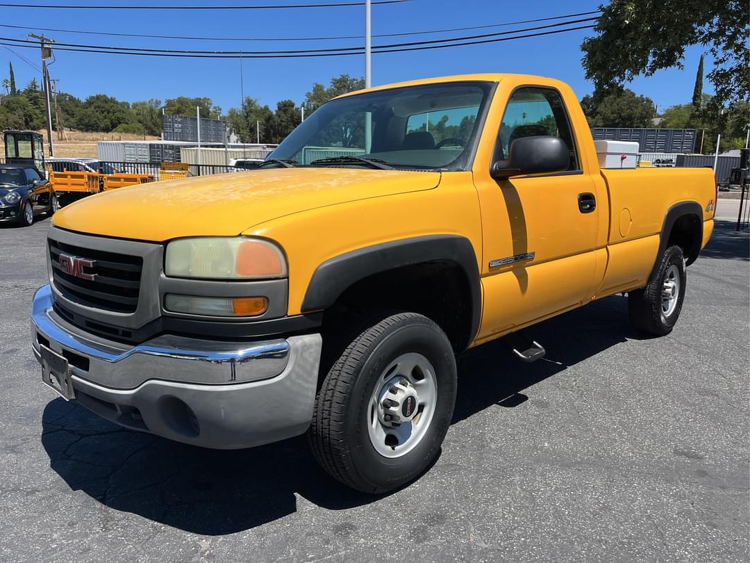 Image of GMC 2500HD Primary image