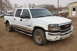 2004 GMC 2500HD Image
