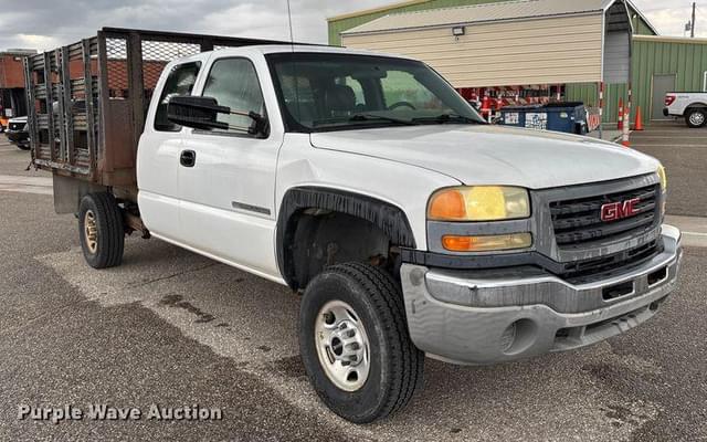 Image of GMC 2500HD equipment image 2