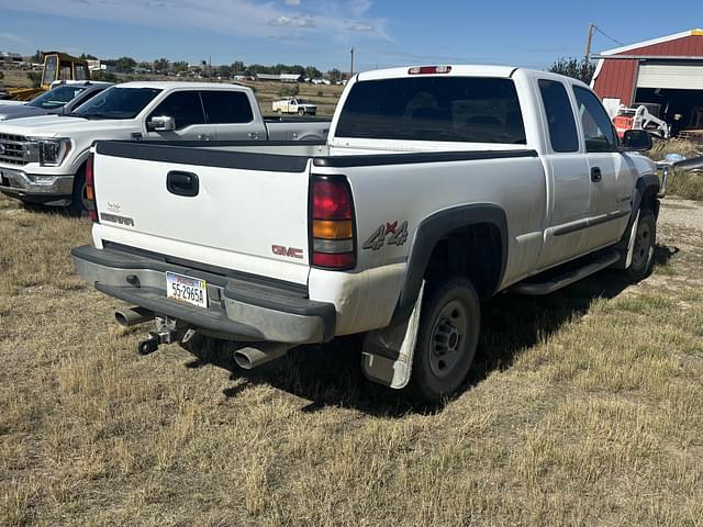 Image of GMC Sierra equipment image 4