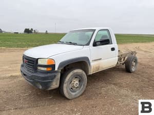 2004 GMC Sierra Image