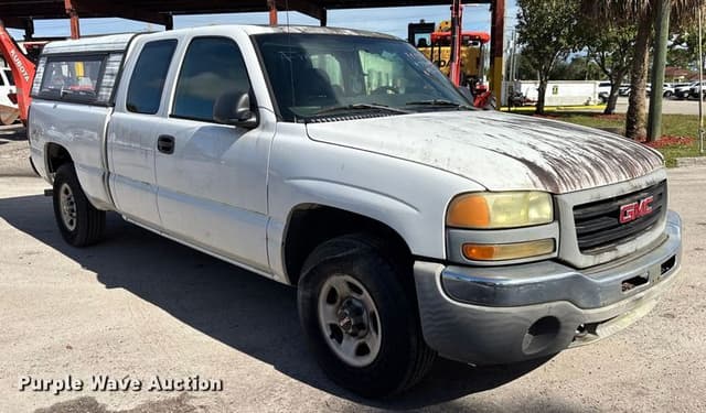 Image of GMC Sierra equipment image 2