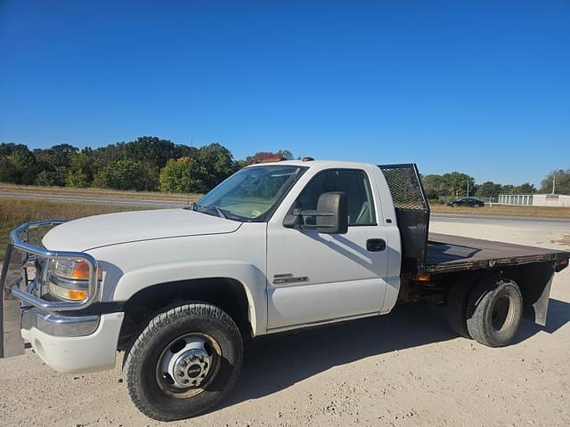 Image of GMC Sierra equipment image 1