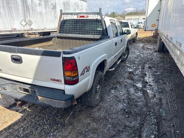 Image of GMC Sierra equipment image 4