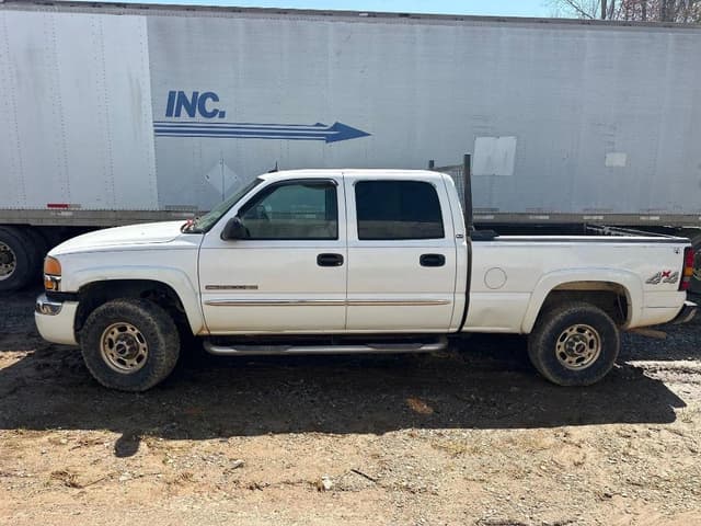 Image of GMC Sierra equipment image 1