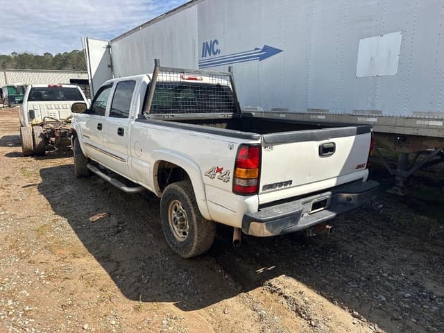 Image of GMC Sierra equipment image 2