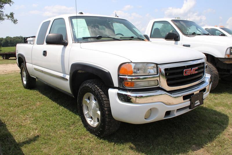 Image of GMC Sierra Primary image