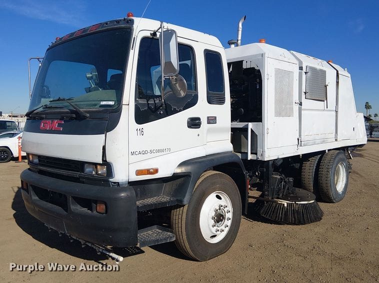 2004 GMC T7500 Equipment Image0