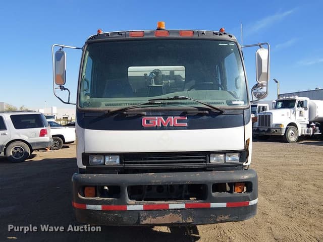 Image of GMC T7500 equipment image 1