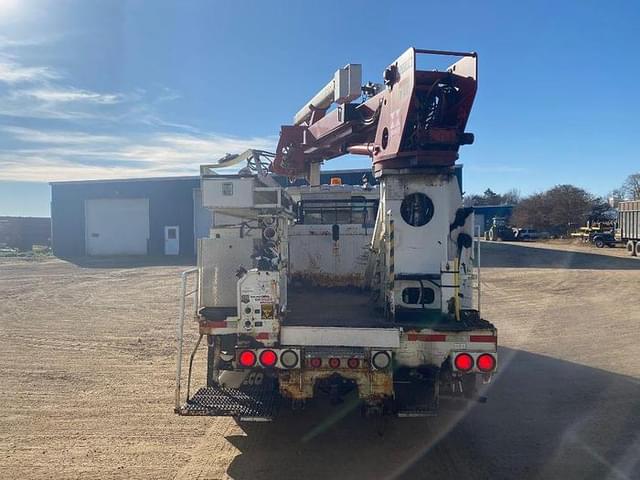 Image of GMC T7500 equipment image 4