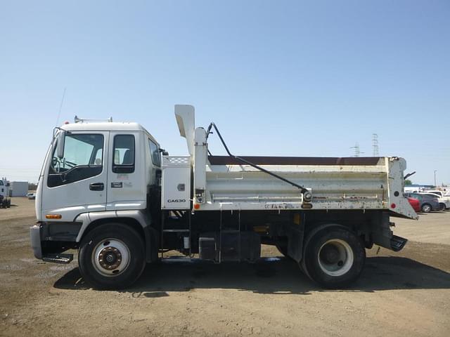 Image of GMC T7500 equipment image 4