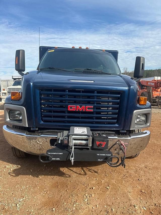 Image of GMC TopKick C6500 equipment image 1