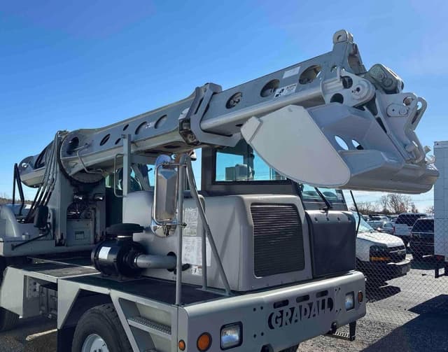 Image of Gradall XL3100 equipment image 4