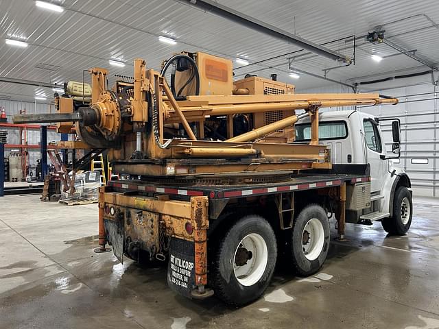 Image of Freightliner Business Class M2 equipment image 3