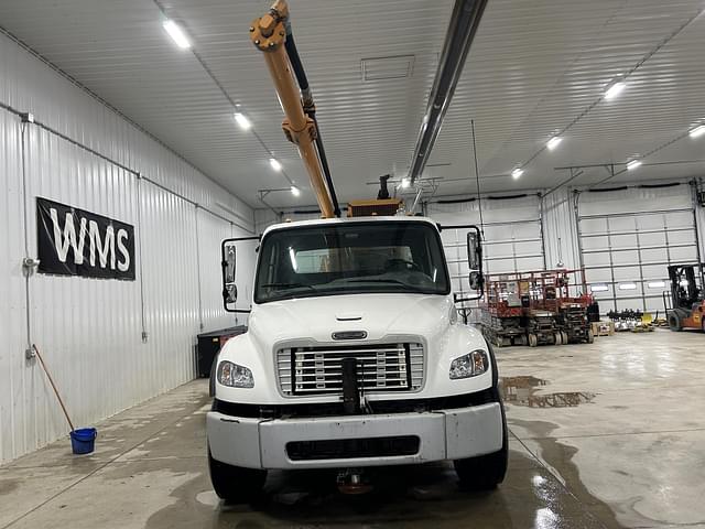 Image of Freightliner Business Class M2 equipment image 1