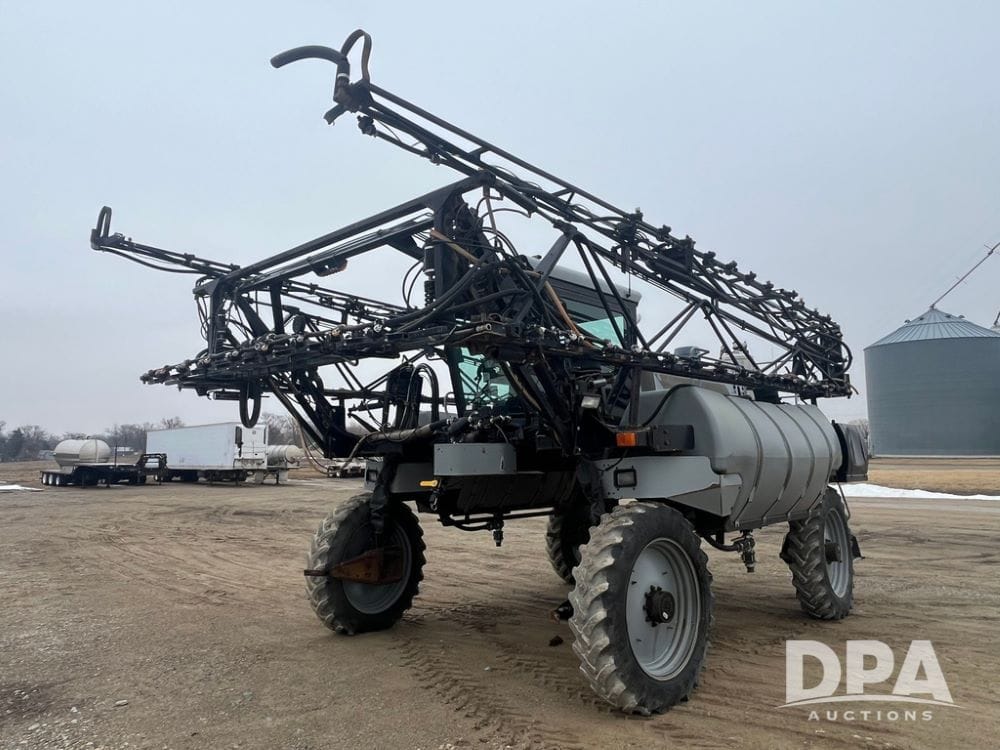 2004 Hagie 2100 Equipment Image0