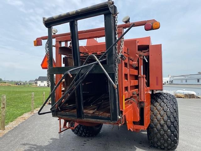 Image of Hesston 4910 equipment image 2