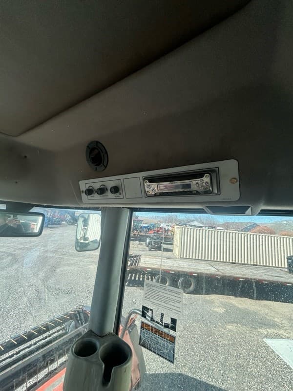 Image of Hesston 8250S equipment image 4