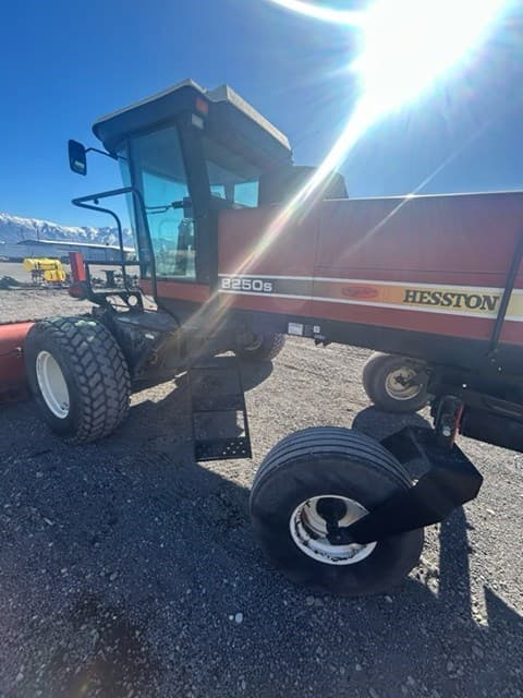 Image of Hesston 8250S equipment image 2