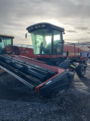 2004 Hesston 8250S Image