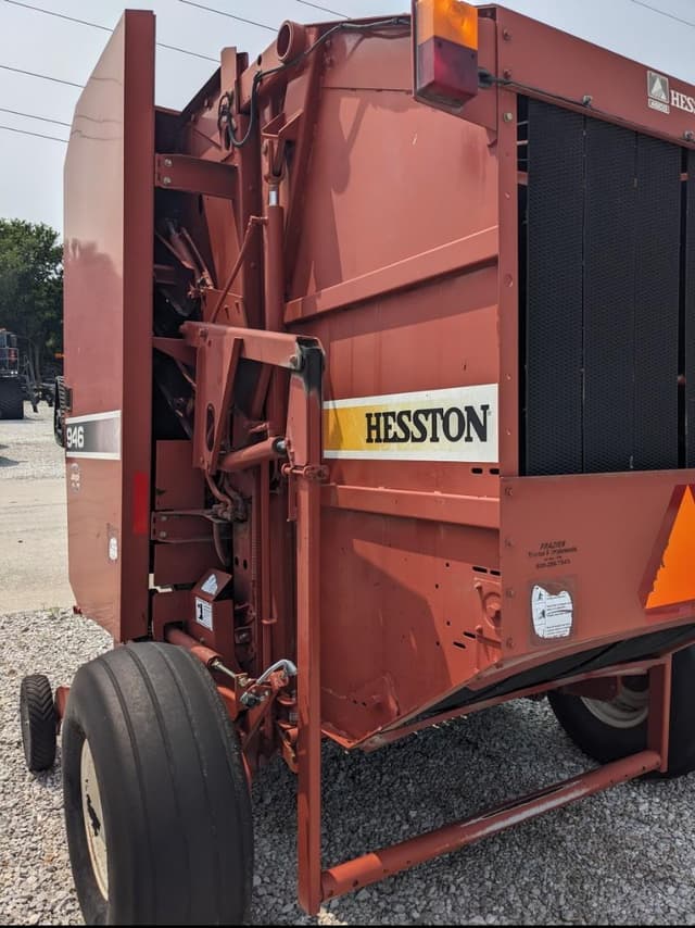 Image of Hesston 946 equipment image 4