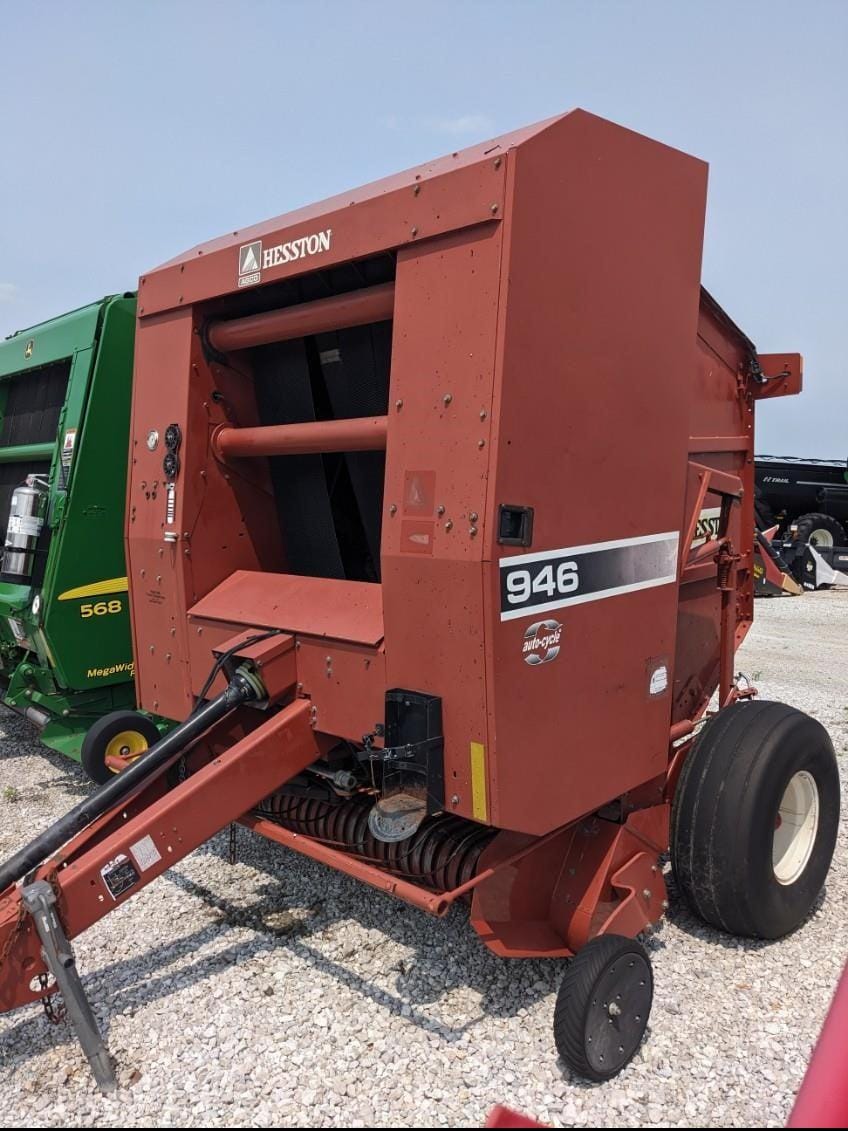 2004 Hesston 946 Equipment Image0