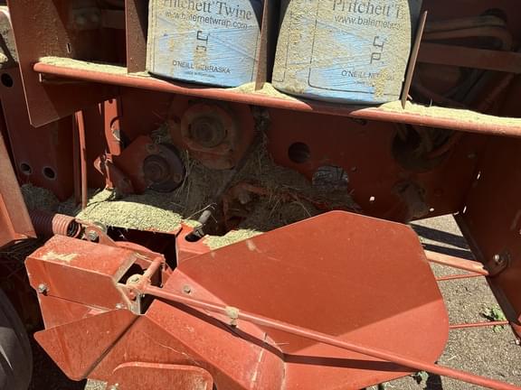 Image of Hesston 956 equipment image 2
