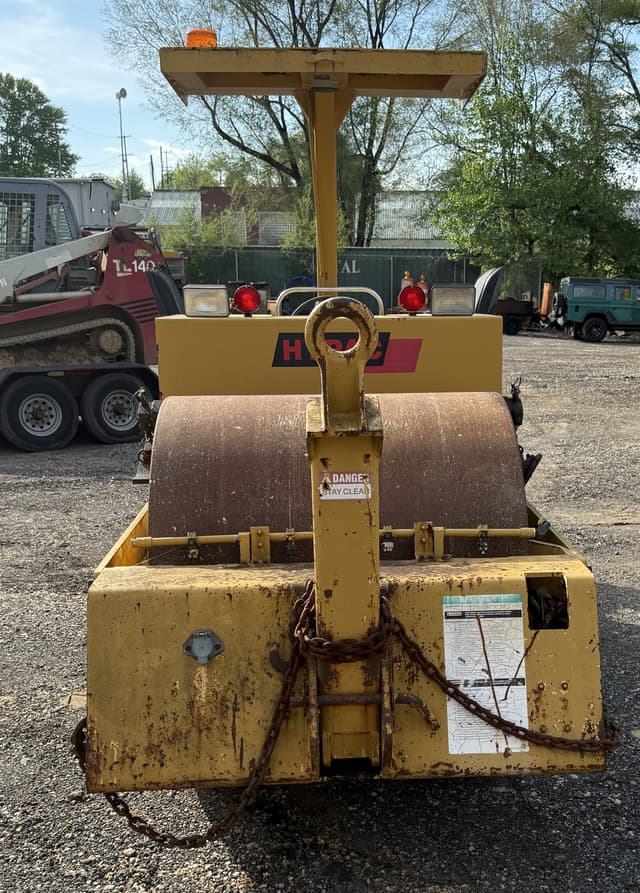 Image of Hypac C330B equipment image 4