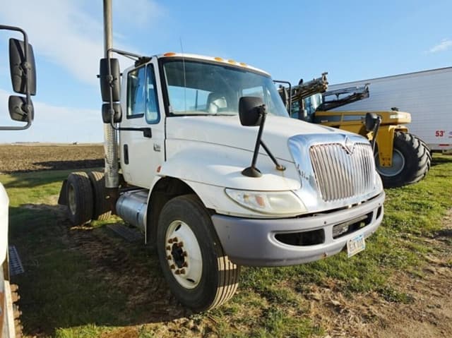 Image of International 4300 equipment image 2