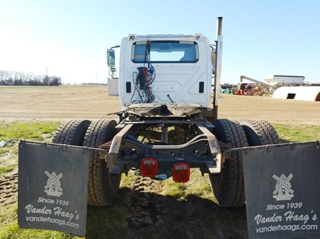 Image of International 4300 equipment image 3