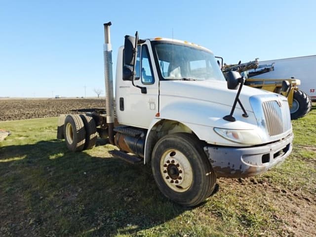 Image of International 4300 equipment image 1