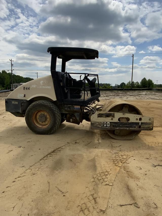 Image of Ingersoll Rand SD70D equipment image 2