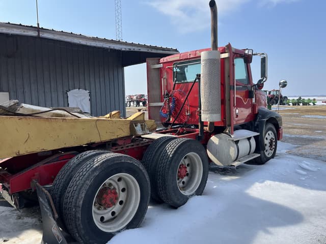 Image of International ProStar 122 equipment image 2