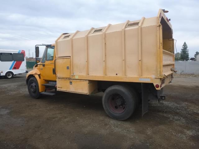 Image of International 4200 equipment image 3