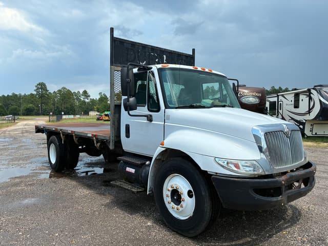 Image of International 4300 equipment image 2