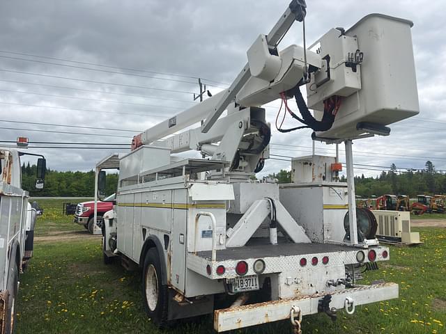 Image of International 4300 equipment image 2