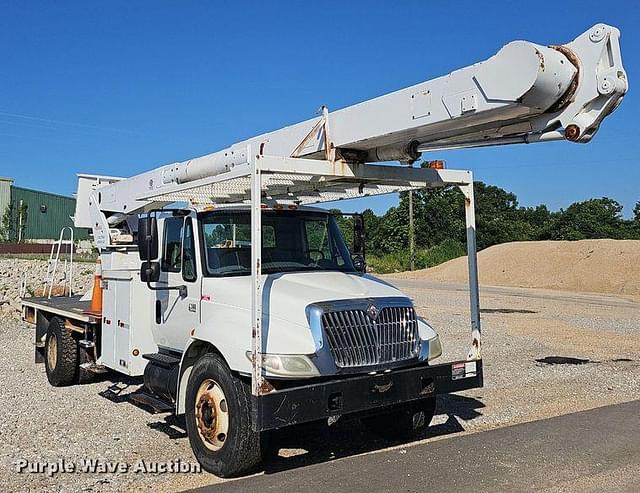 Image of International 4300 equipment image 2