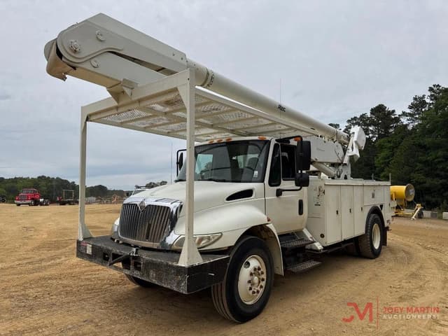 Image of International 4300 equipment image 2